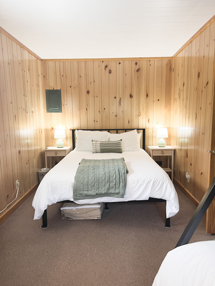 Cabin 2 - Queen Bed at Sleeping Bear Resort