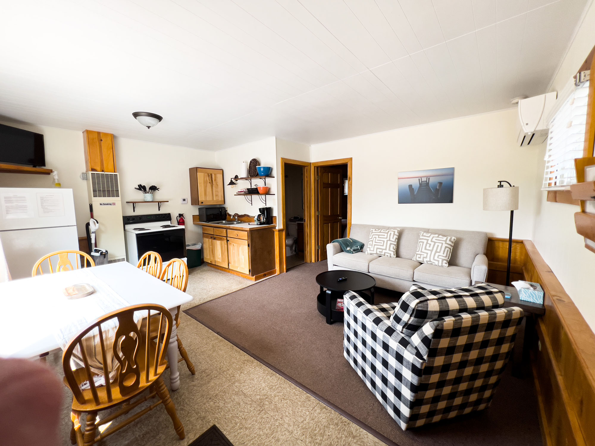 Cabin 3 - Glen Arbor - Living Space at Sleeping Bear Resort