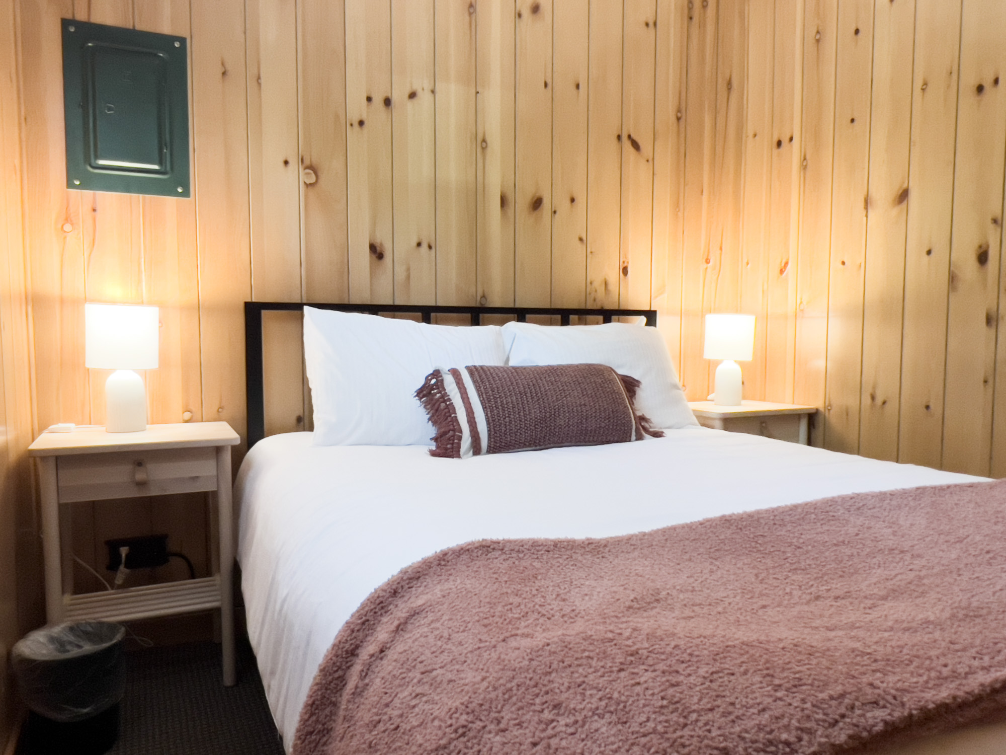Cabin 4 Queen Bed - at the Sleeping Bear Resort