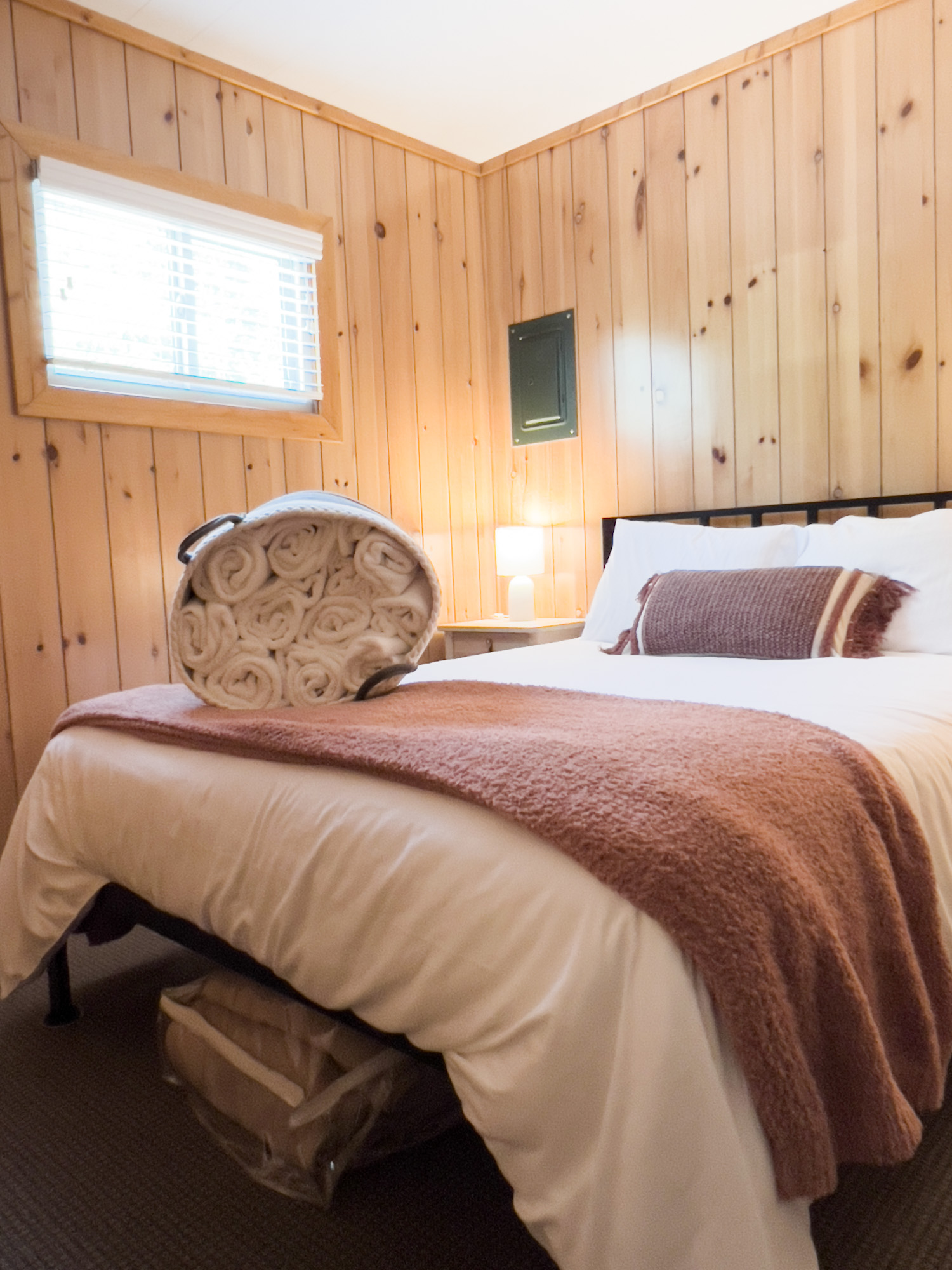 Cabin 4 Queen Bed - at the Sleeping Bear Resort