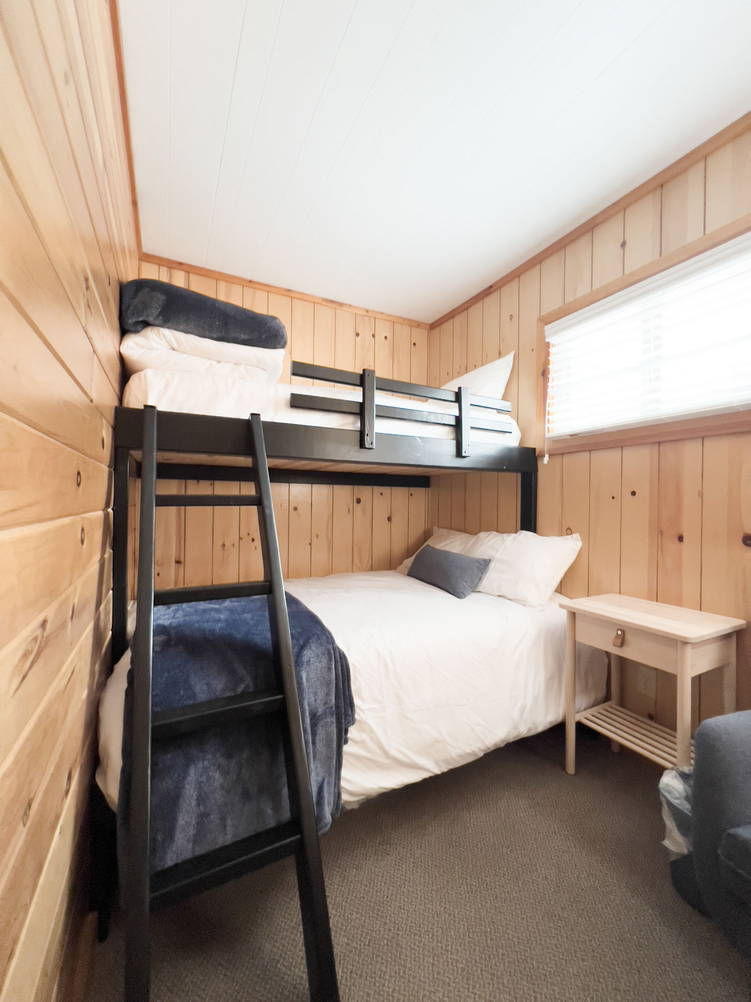 Cabin 5 - Suttons Bay - Bulk Bed at Sleeping Bear Resort