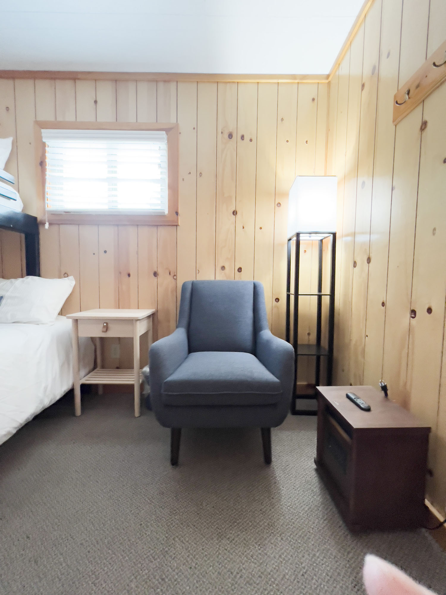 Cabin 5 - Suttons Bay - Seating Area at Sleeping Bear Resort