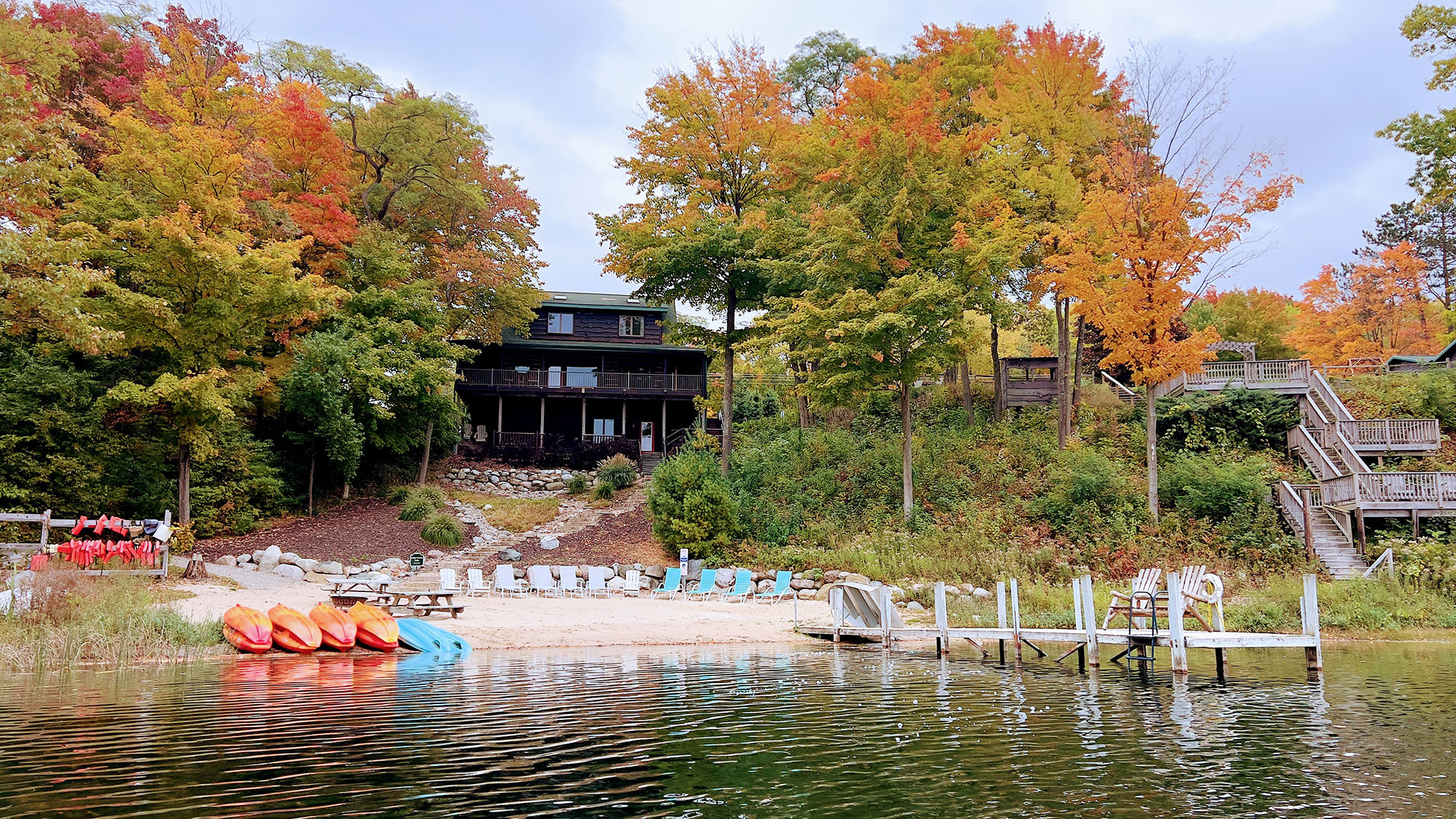 Sleeping Bear Resort Lodge in Autumn