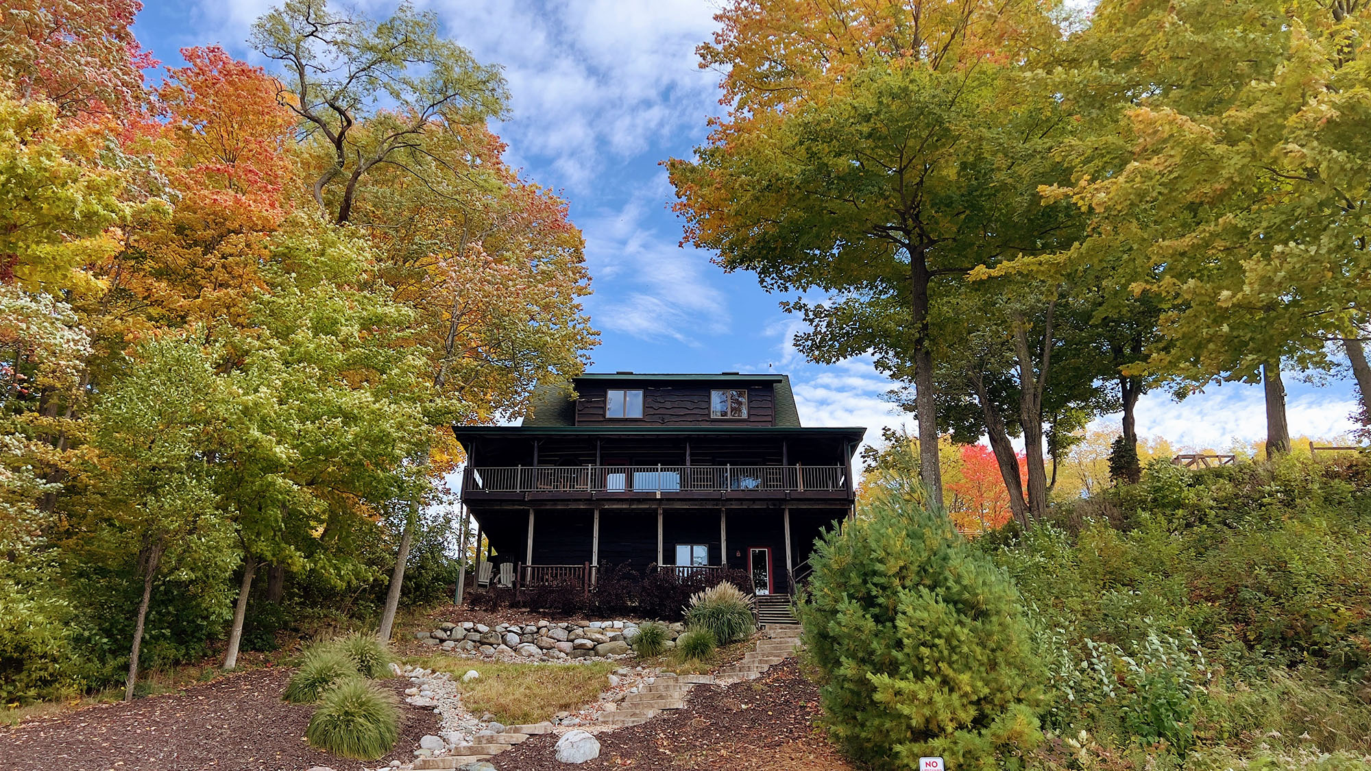 Sleeping Bear Resort Lodge in Autumn